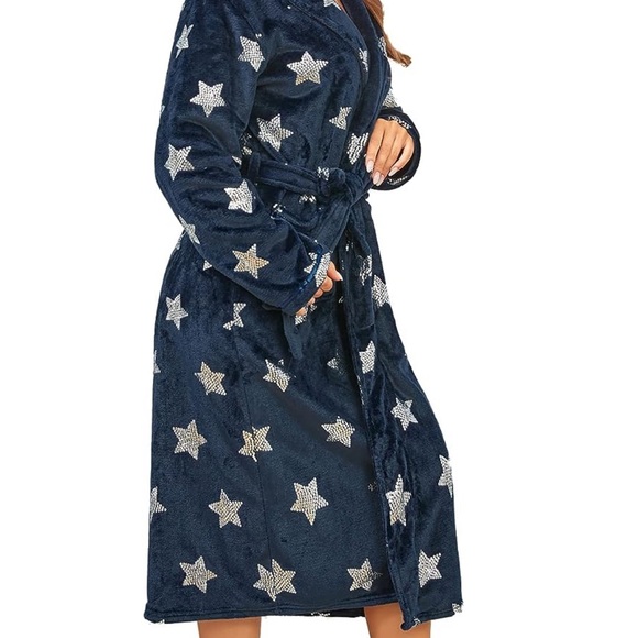 Fleece Navy Blue w/stars bathrobe w/pockets - Picture 2 of 6